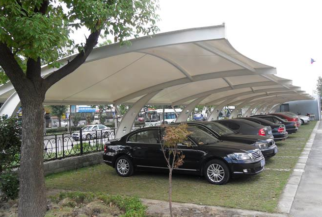 膜結(jié)構(gòu)車棚有哪些特點？